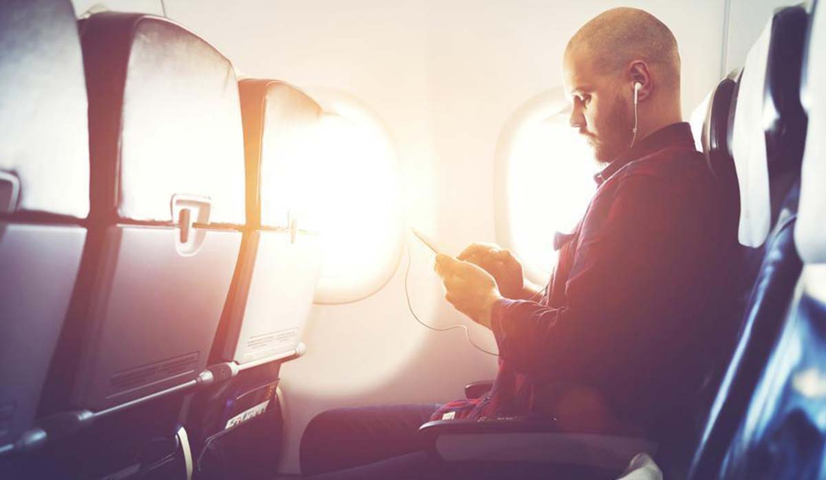 چرا در هواپیما باید گوشی موبایل را خاموش کنیم؟