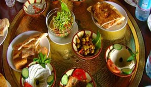 طعم بینظیر غذاهای عمانی را در این رستورانها مزه کنید طعم بینظیر غذاهای عمانی را در این رستورانها مزه کنید