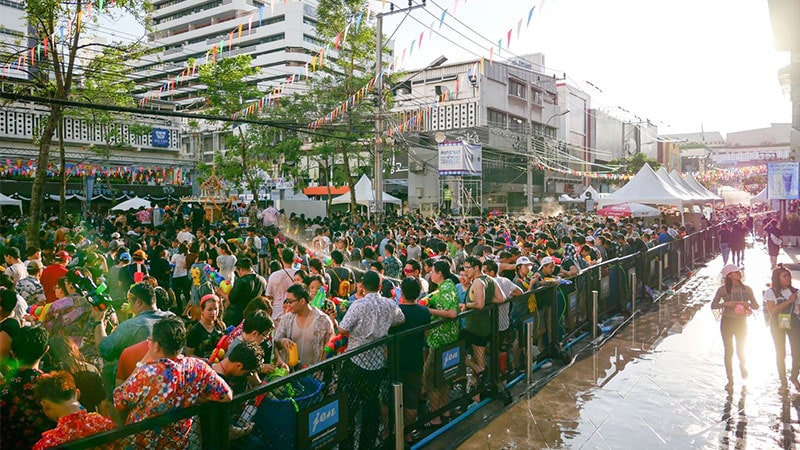 جشن آب تایلند در بانکوک