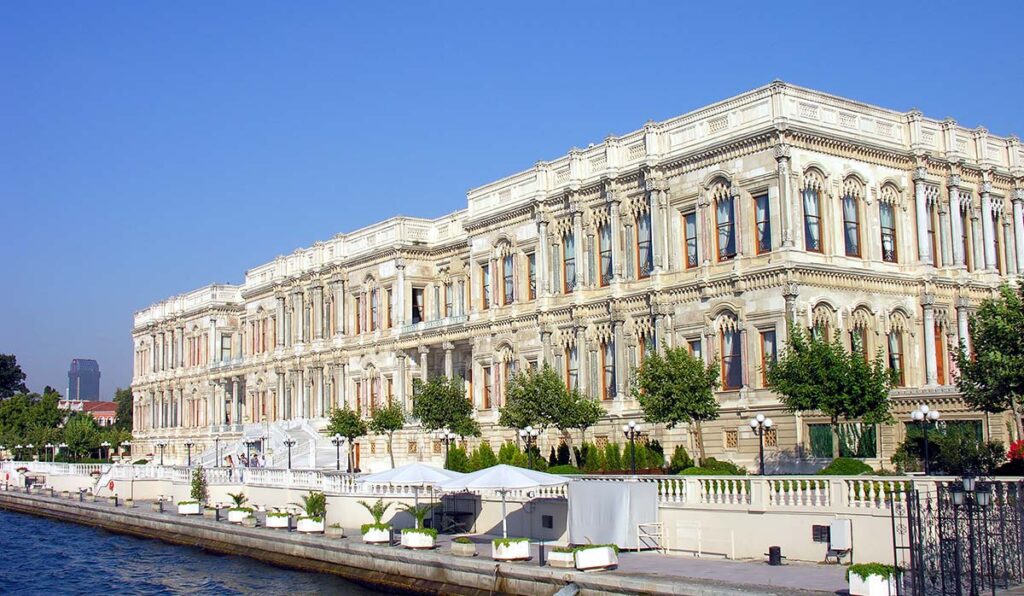 هتل‌های ترکیه با رعایت قوانین بهداشتی آماده استقبال از گردشگران می‌باشند