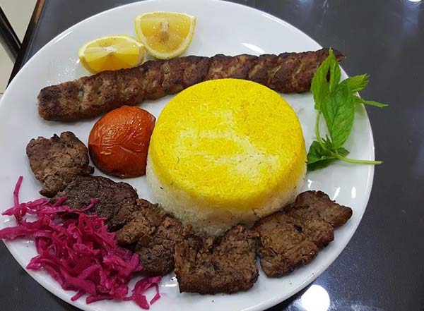 طعم غذای ایرانی زیر دندان‌های شما
