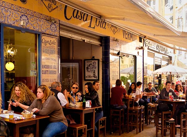 انتخاب رستوران محلی در سفر اسپانیا