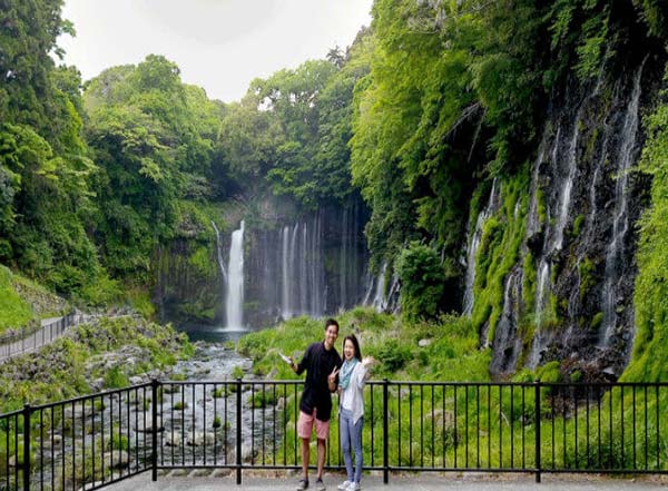 مناظر و جاذبه های گردشگری در کنار آبشار شیر