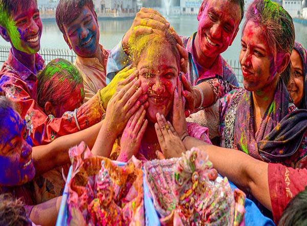همه چیز درباره فستیوال هولی یا جشن رنگ در هند
