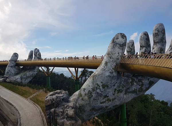 بازدید از سازه حیرت انگیز پل طلایی ویتنام
