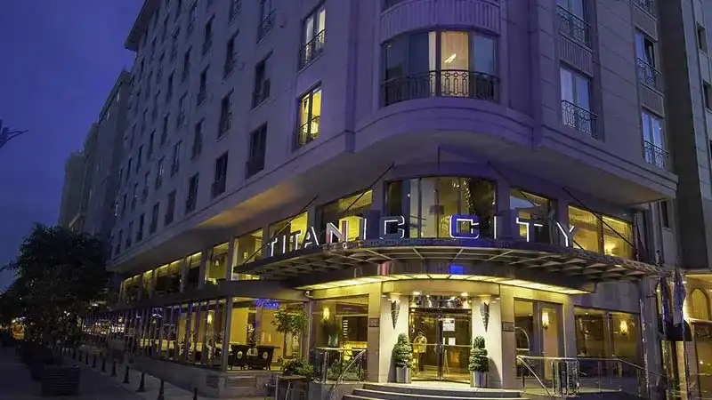 هتل‌های مجاور میدان تکسیم و خیابان استقلال
