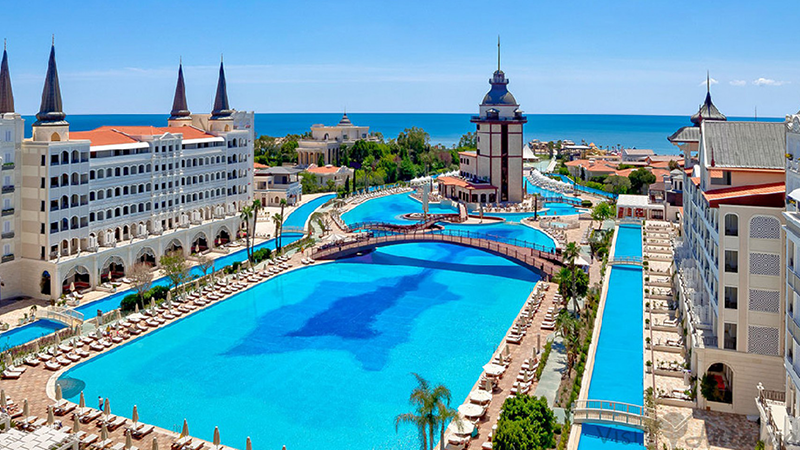 فرق هتل آل و یوآل در ترکیه آنتالیا چیست؟