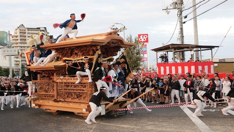 جشنواره کیشیوادا دانجیری (Kishiwada Danjiri Matsuri)