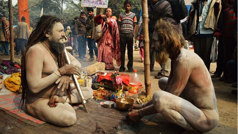 آداب و رسوم عجیب هندی / مرده خواری آگوری ها 