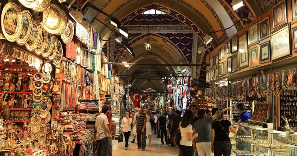 بازار کمرالتی (Kemeraltı Bazaar)