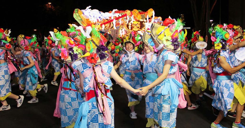 گروه‌های موسیقی و رقصندگان در جشنواره نبوتا ماتسوری
