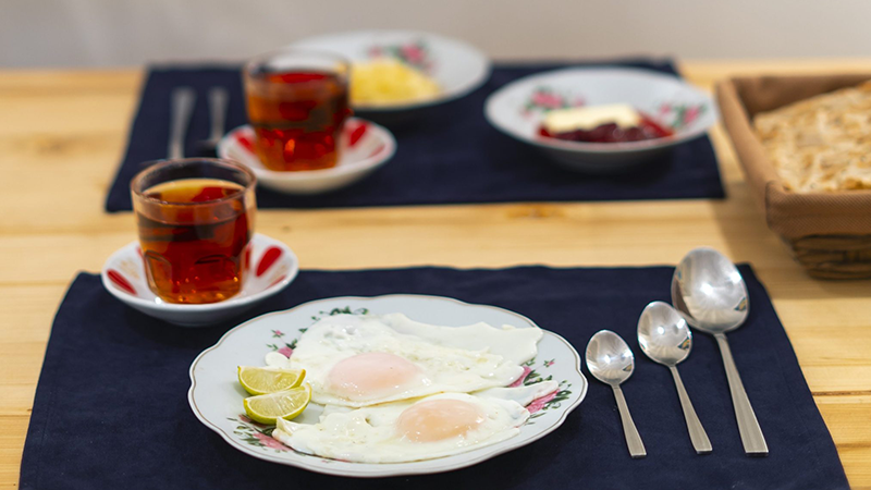 صبحانه در تهران کجا بریم؟ صبحانه سرا دنجه