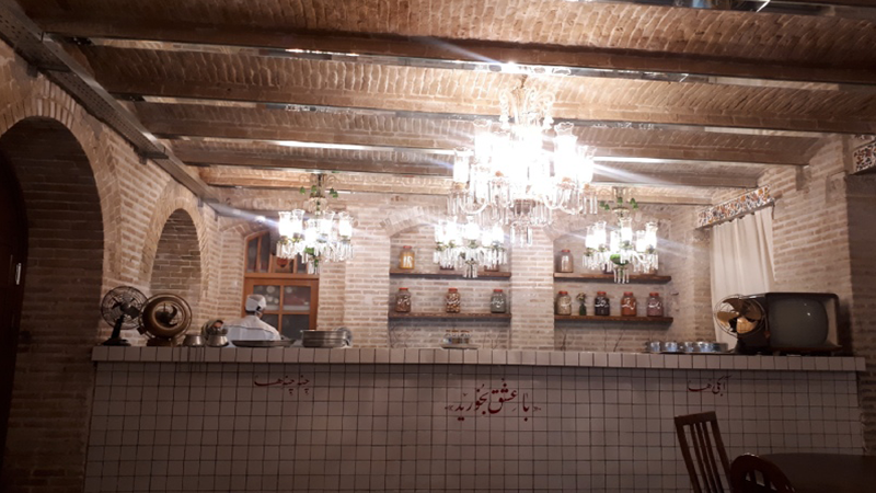 بهترین رستوران‌های ایرانی تهران کدامند؟ رستوران روحی