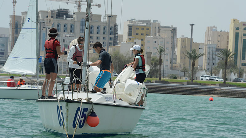 گردش با کشتی در آب های قطر