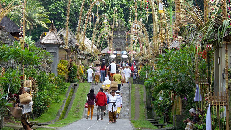 نکاتی درباره شرکت جشنواره گالونگان بالی برای گردشگران