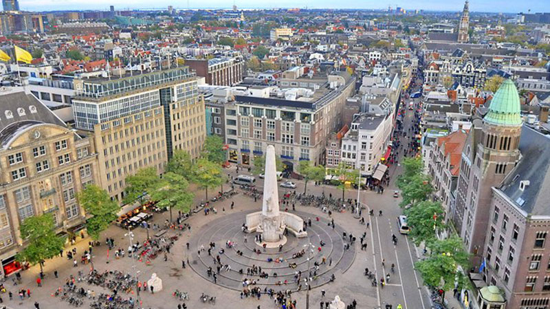 میدان دام، از جاذبه های گردشگری آنستردام