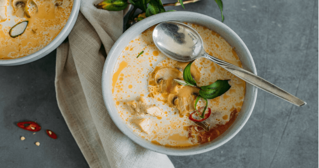  تام خا گای (Tom Kha Gai) یکی از بهترین غذاهای تایلندی