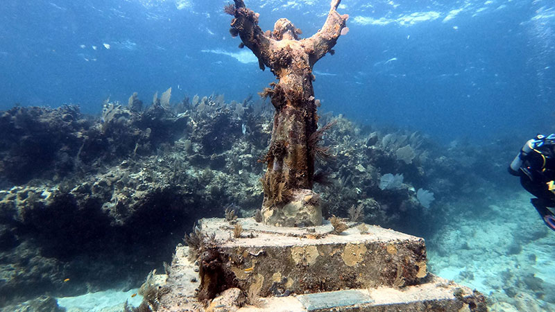 مسیح پرتگاه ایتالیا (Christ of the Abyss) از ترسناک ترین مکان های دنیا