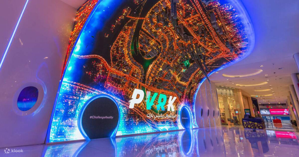 چالش واقعیت در VR Park، یکی از تفریحات دبی در شب 