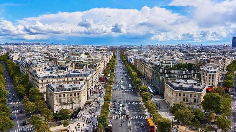 خیابان شانزه لیزه (Champs-Élysées) از جاذبه های پاریس