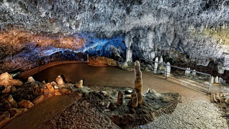 غار ال سوپلائو (Cave of El Soplao) در کانتابریا