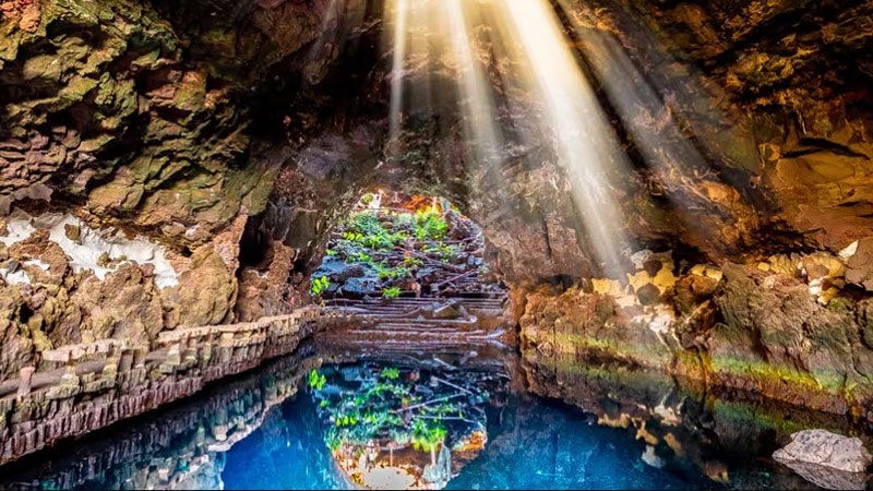 غار جامئوس دل آگوا (Jameos del Agua) در جزایر قناری