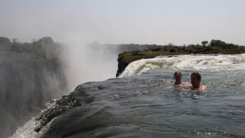 استخر شیطان (Devil’s pool) زامبیا