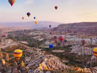 کاپادوکیا: تجربه بالن‌سواری در سرزمین عجایب ترکیه
