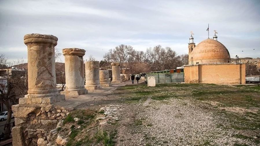 جاذبههای گردشگری تخت سلیمان