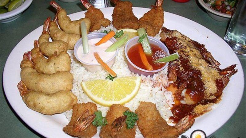 رستورانهای ساحلی چابهار؛ طعمی تازه در کنار منظره دریا
