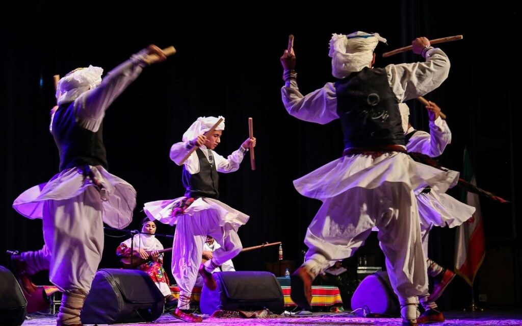 سفر به شیراز برای حضور در جشنوارهها