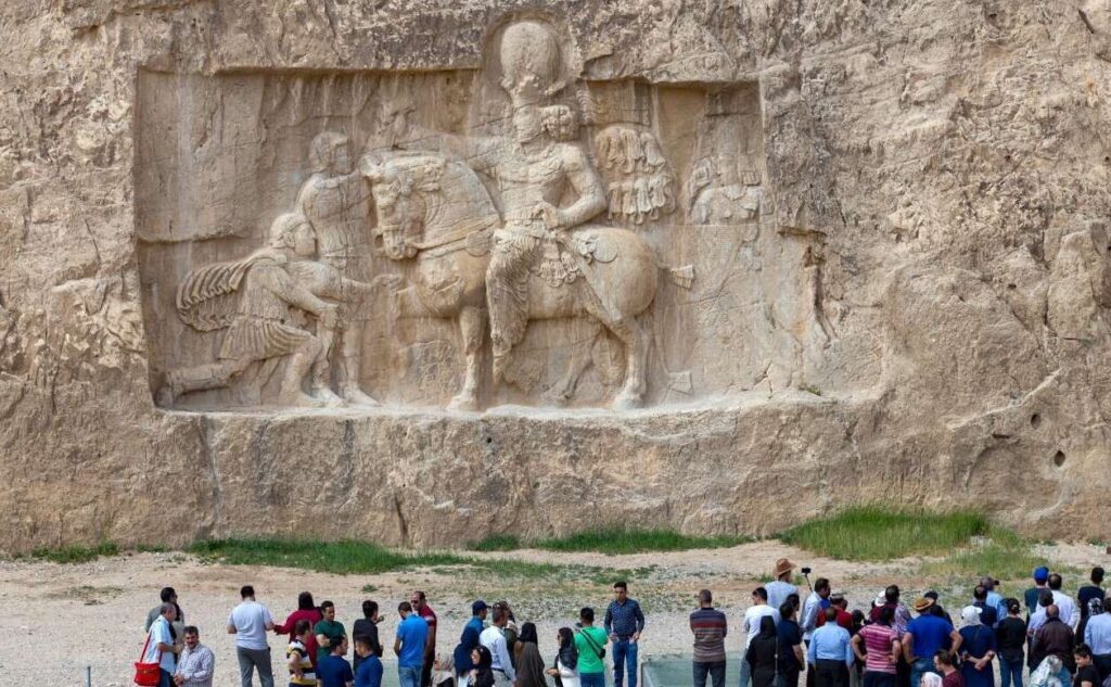 نقش رستم؛ گالری سنگی اسرارآمیز از پادشاهان باستان
