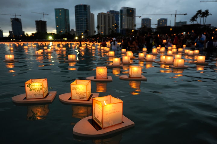 جشنواره فانوسهای شناور، هاوایی / Lantern Floating Festival