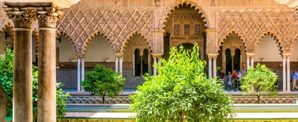 موقعیت مکانی قلعه الکازار